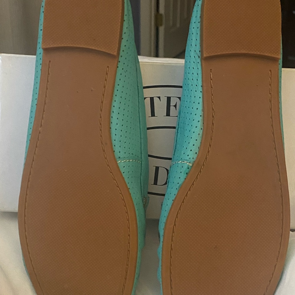 Steve Madden Women's Turquoise Flats - Picture 2 of 3